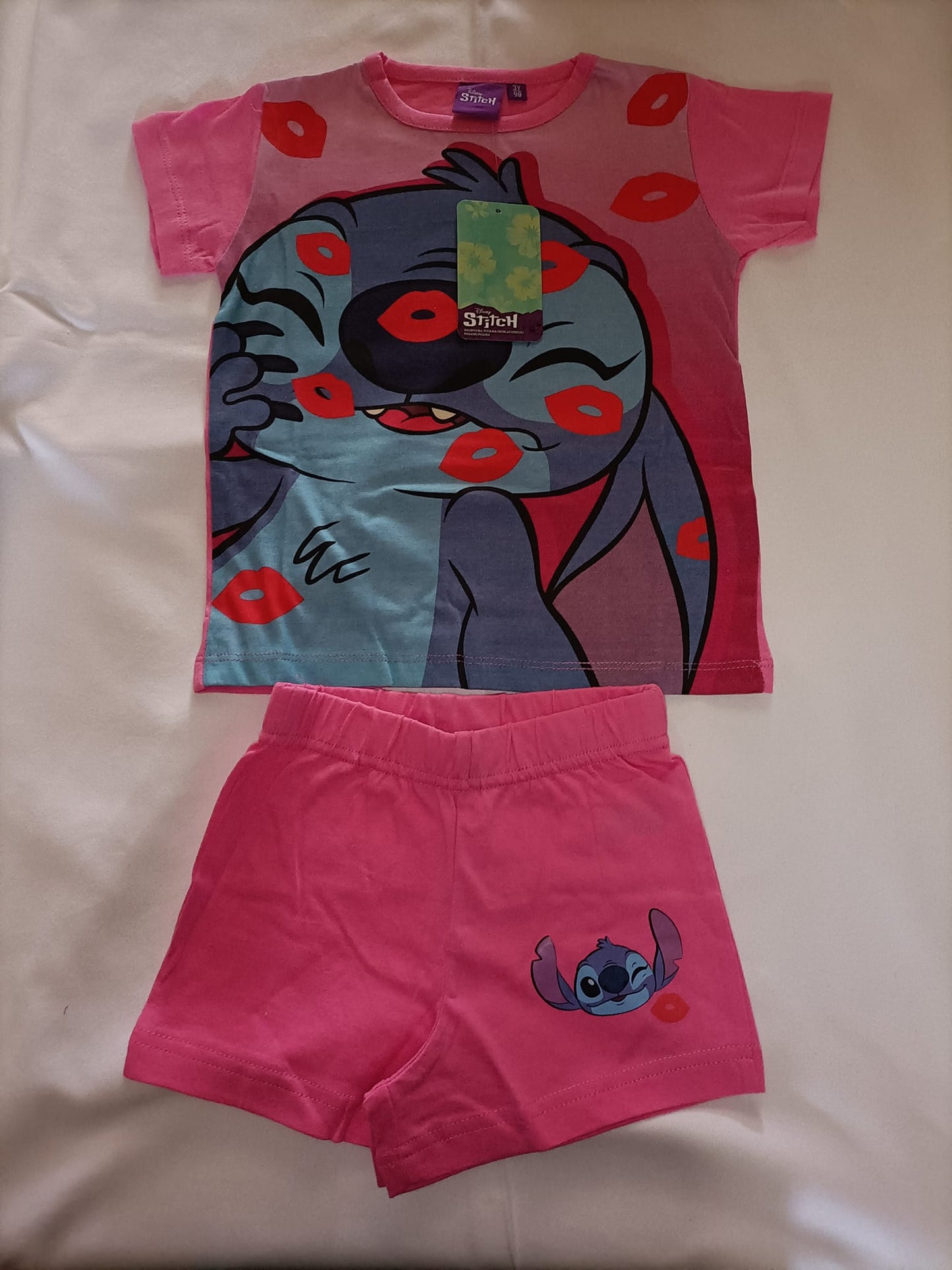 ensemble stitch bisous
