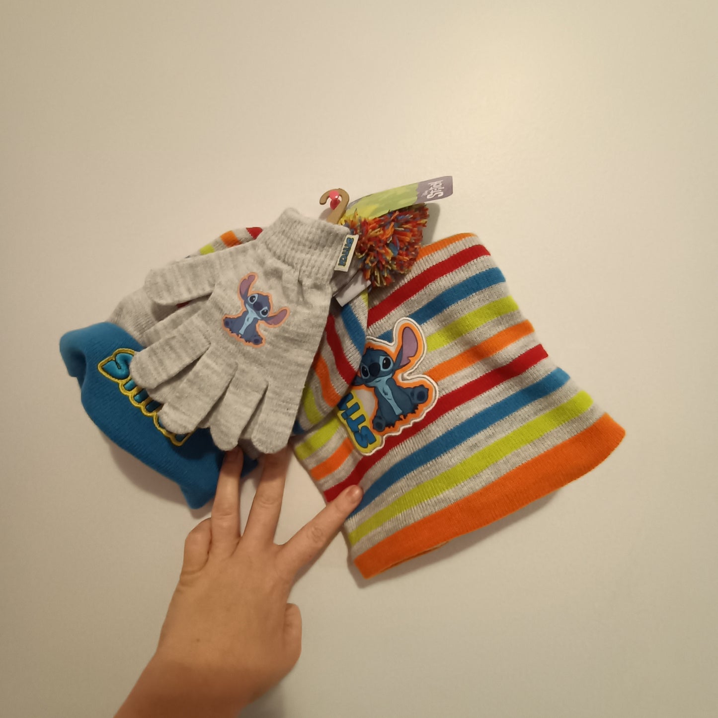 bonnet gants cache cou stitch